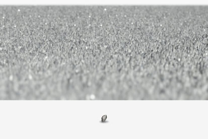 Wet blasting abrasive (about 6 μm in diameter) and its processed surface image.